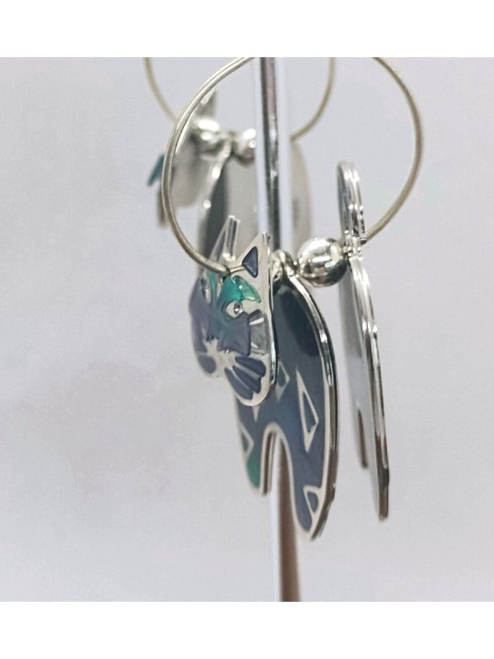 Vintage Edgar Berebi Articulated Cat Hoop Earrings Blue Purple Enamel Dangle - Picture 4 of 6